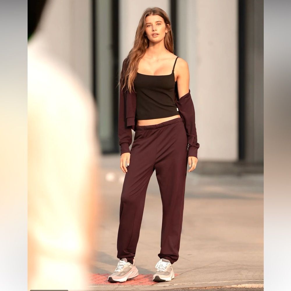 Vuori Women’s Sunday or Halo Jogger Chocolate Brown Sz L Soft Confy Casual Chic